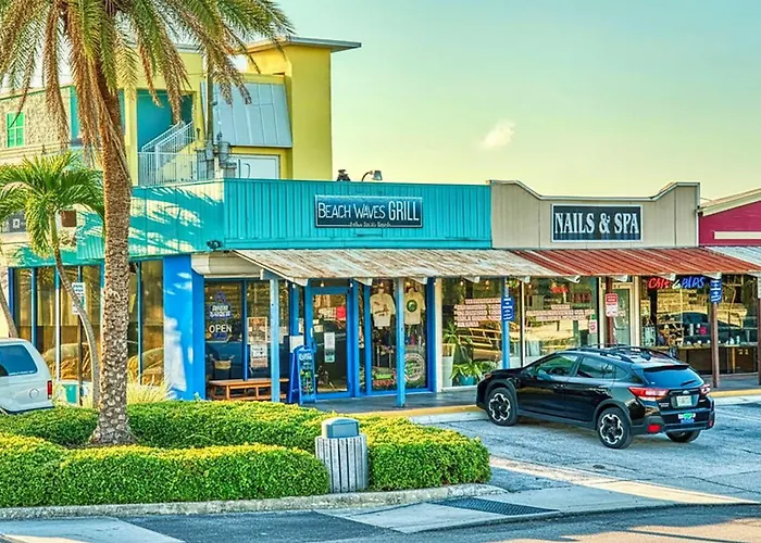 Direct Gulf Front Condo, Private Balcony, Heated Pool, Walkable Indian Rocks Clearwater Beach