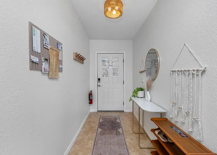Direct Gulf Front Condo, Private Balcony, Heated Pool, Walkable Indian Rocks Clearwater Beach
