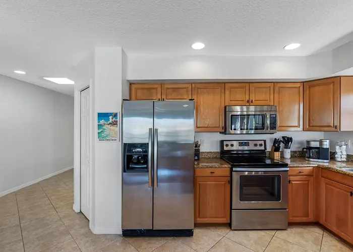Direct Gulf Front Condo, Private Balcony, Heated Pool, Walkable Indian Rocks