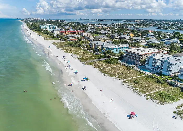 Direct Gulf Front Condo, Private Balcony, Heated Pool, Walkable Indian Rocks Apartment Clearwater Beach