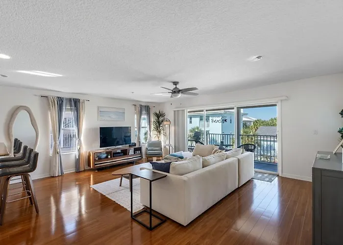 Direct Gulf Front Condo, Private Balcony, Heated Pool, Walkable Indian Rocks Apartment Clearwater Beach