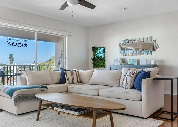 Direct Gulf Front Condo, Private Balcony, Heated Pool, Walkable Indian Rocks Clearwater Beach