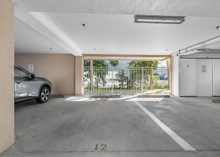 Direct Gulf Front Condo, Private Balcony, Heated Pool, Walkable Indian Rocks *