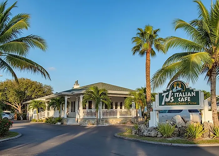 Direct Gulf Front Condo, Private Balcony, Heated Pool, Walkable Indian Rocks * Clearwater Beach