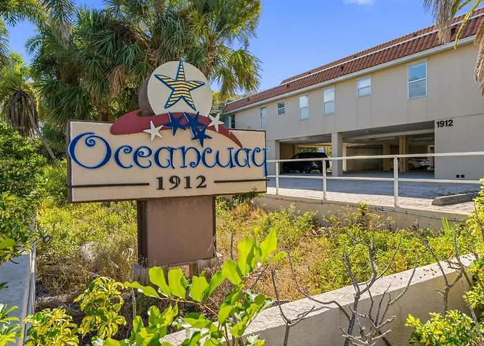 Direct Gulf Front Condo, Private Balcony, Heated Pool, Walkable Indian Rocks Apartment Clearwater Beach